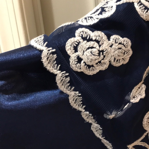 Dress - Picture 4 of 4